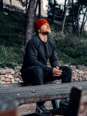 sudadera clasica gris oscuro3