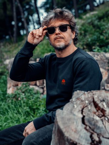 Sudadera Clásica Negra 6 sudadera clasica negra1