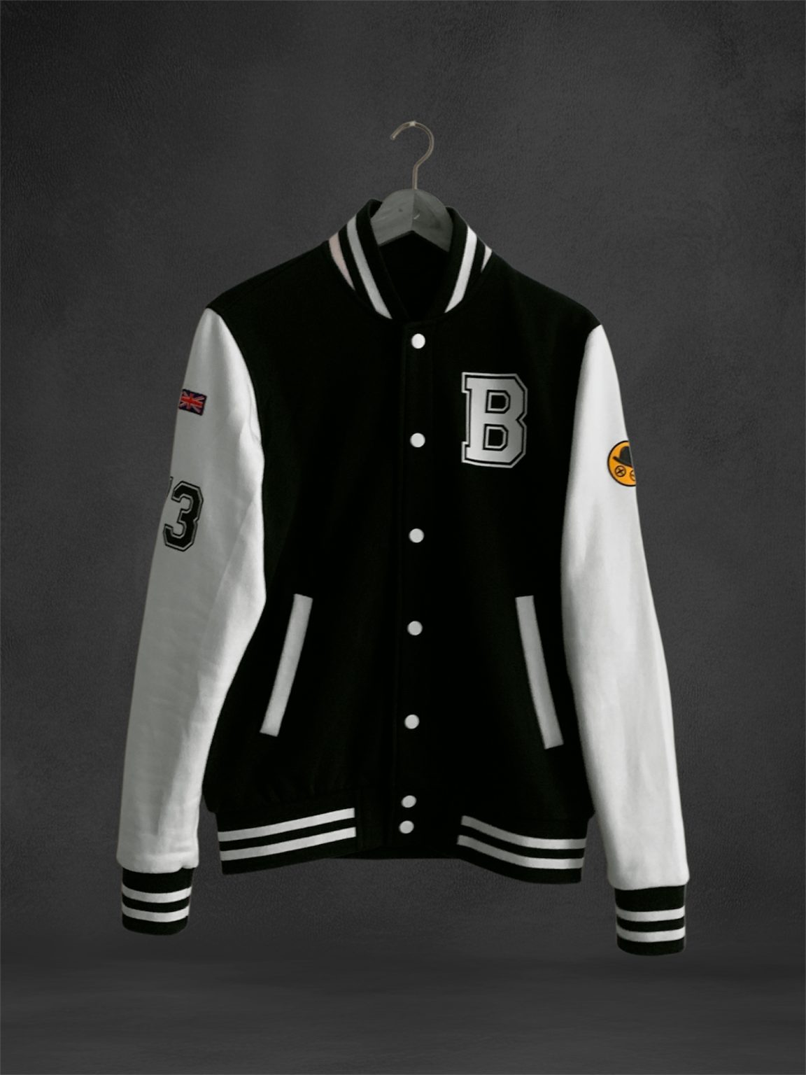 sudadera beisbol negra y blanca